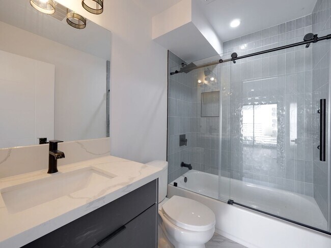 Building Photo - 1856 Redondo Blvd