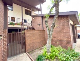 Building Photo - 95 Poinciana Dr