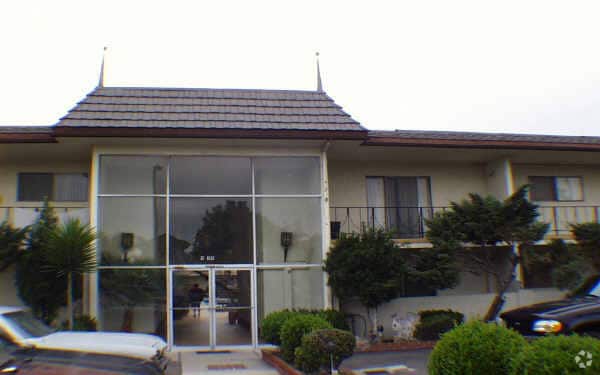 Building Photo - Monte Carlo Apartments