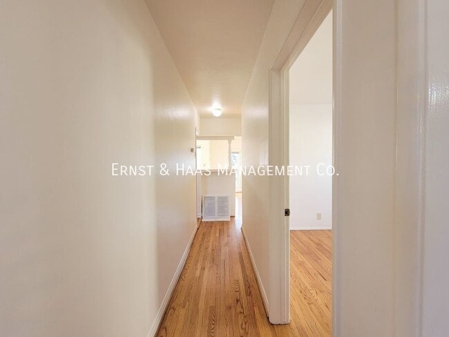 Building Photo - 4718 Briercrest Ave