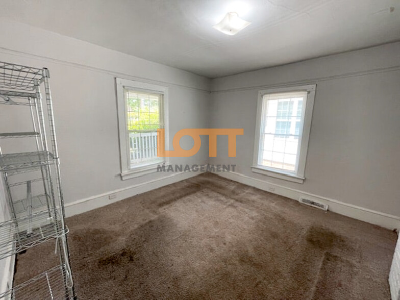 Building Photo - 108 Mulberry St