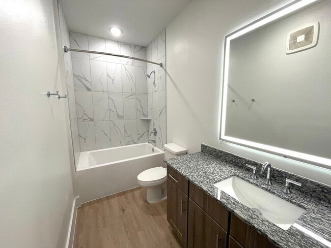 Building Photo - 2425 Central Expy