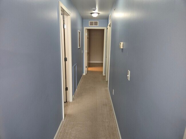 Building Photo - 29949 Fox Run Cir