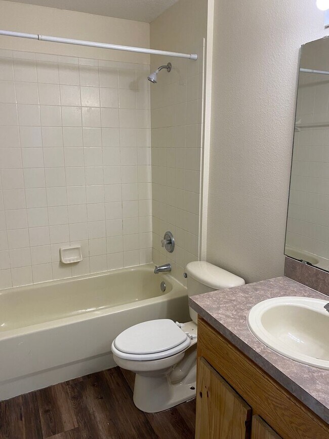 Building Photo - Home for rent