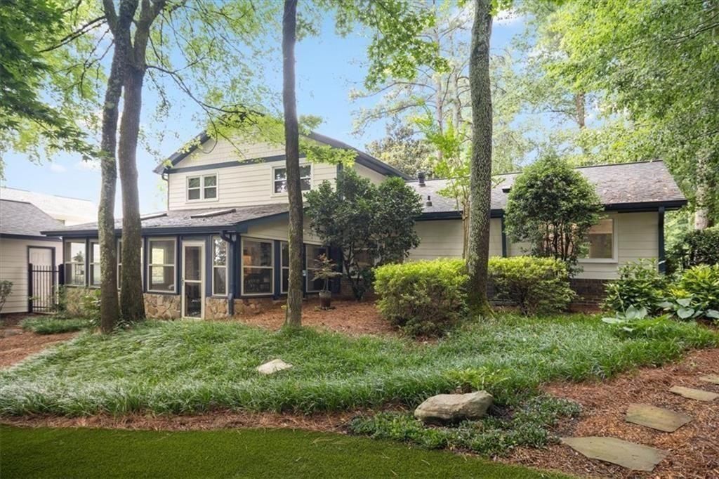 Building Photo - 4989 Kingswood Dr
