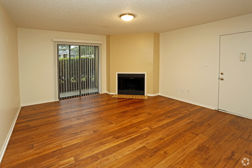 Interior Photo - Jasmine Creek Apartments