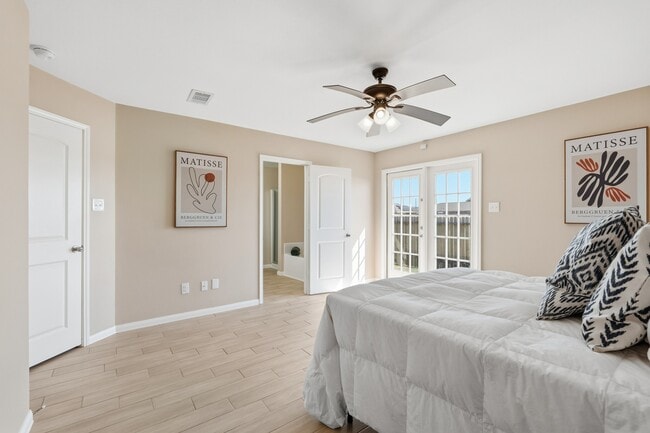 Building Photo - 1001 Strawberry Ridge Dr