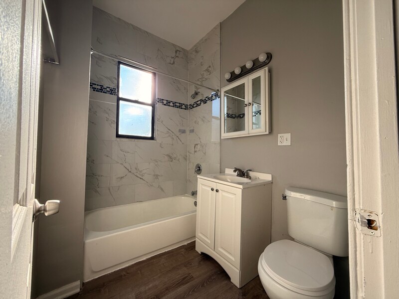 Building Photo - 7314 S Kenwood Ave