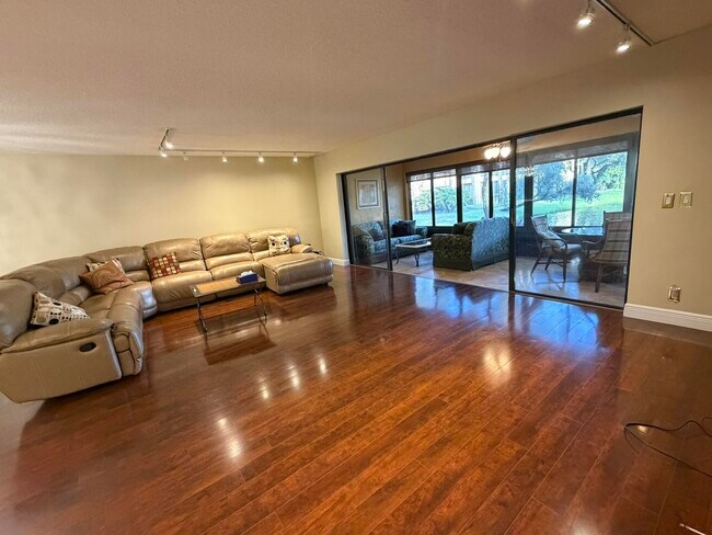 Building Photo - 11268 Aspen Glen Dr