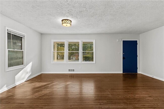 Building Photo - 2634 Birch St