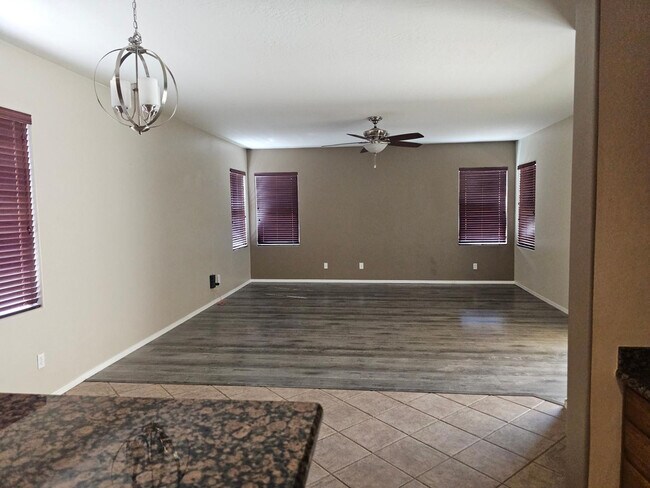 Building Photo - 18515 W Caribbean Ln