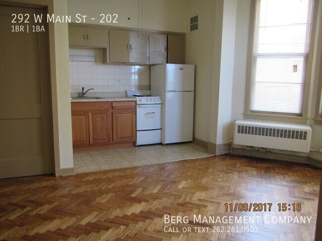 Building Photo - 292 W Main St
