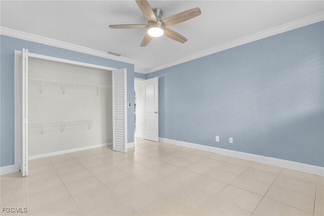 Building Photo - 930 SW 37th Ln