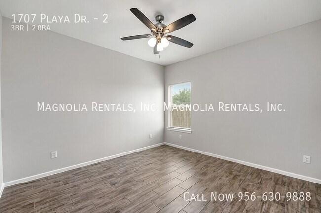 Building Photo - 1707 Playa Dr