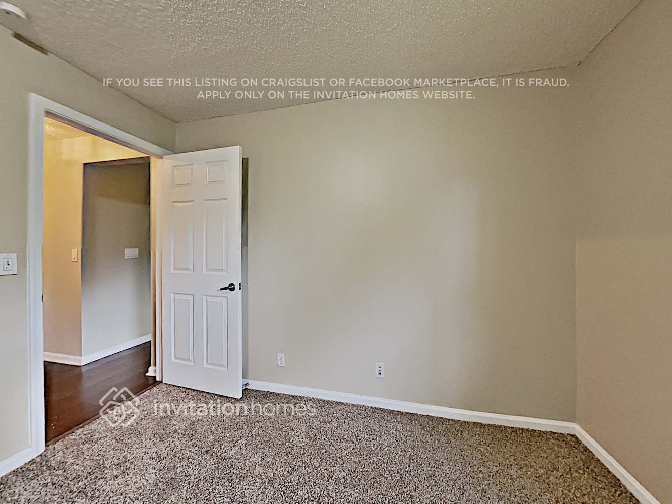 Building Photo - 5831 NW 40th Ln