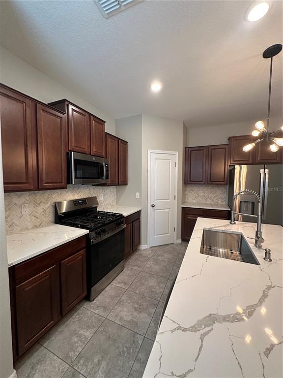 Building Photo - 21049 Wistful Yearn Dr