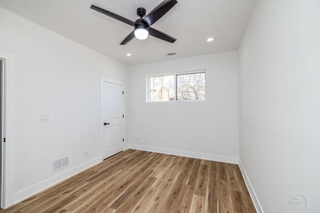 Building Photo - 6328 S Evans Ave