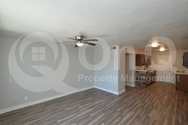 Building Photo - 6044 N 21st Ave