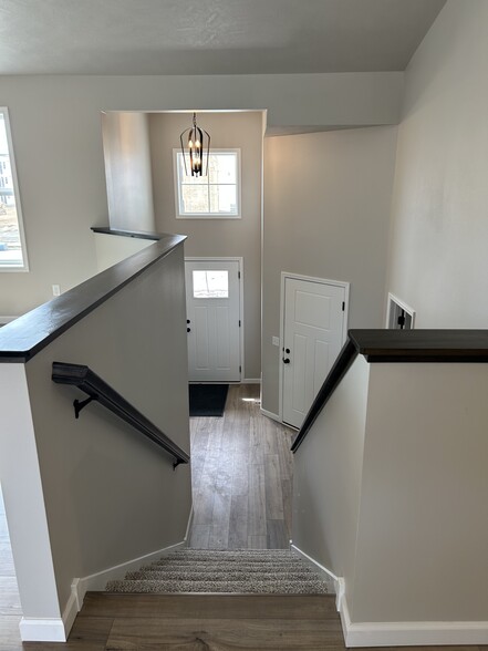Foyer from above - 5940 S Coneflower Ave