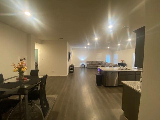 Building Photo - 3061 Stratford Wy