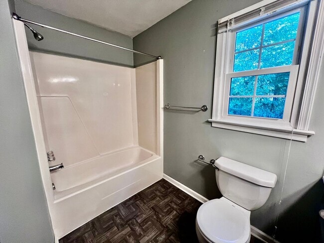 Building Photo - Welcome to this beautiful home in Salem La...