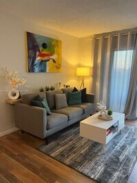 Building Photo - 1701 Washington St