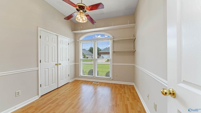 Building Photo - 111 Rolling Lea Pl