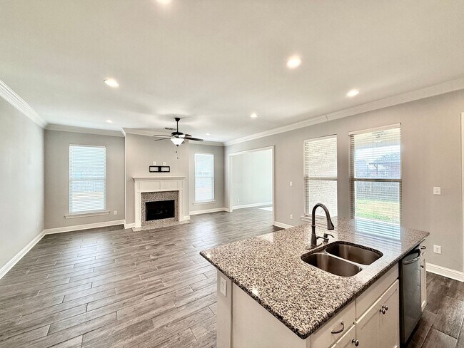 Building Photo - Spacious 3BR Corner-Lot Home in Reserve at Conway