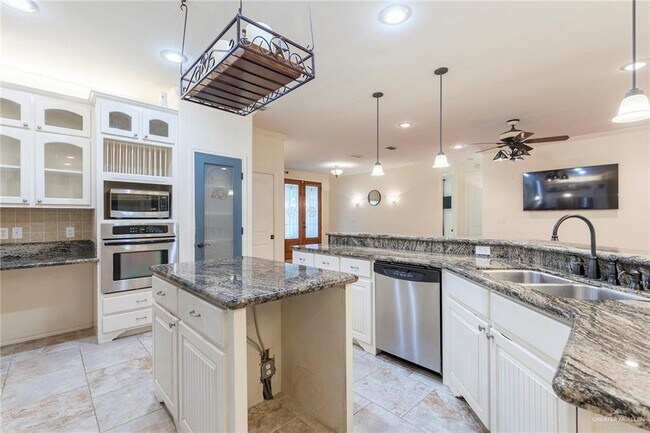 Building Photo - 16 N 39th St