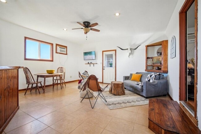 Building Photo - 2200 TX-21