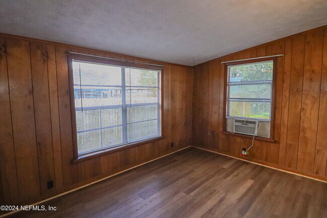 Building Photo - 6503 Ector Rd