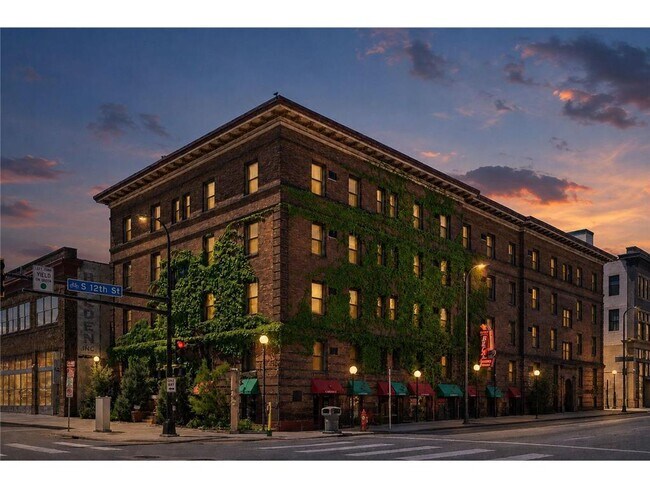 Building Photo - 1204 Harmon Pl