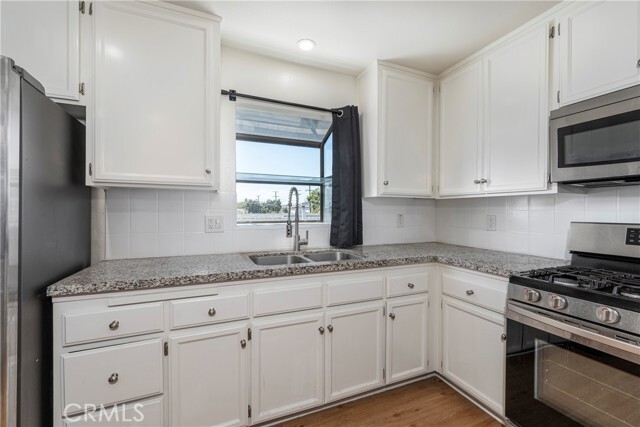 Building Photo - 1029 W 161st St