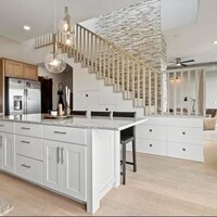 Building Photo - Gorgeous 2 Bedroom Penthouse