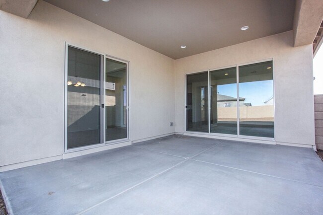 Building Photo - 3 bed 2 bath in Pronghorn Ranch