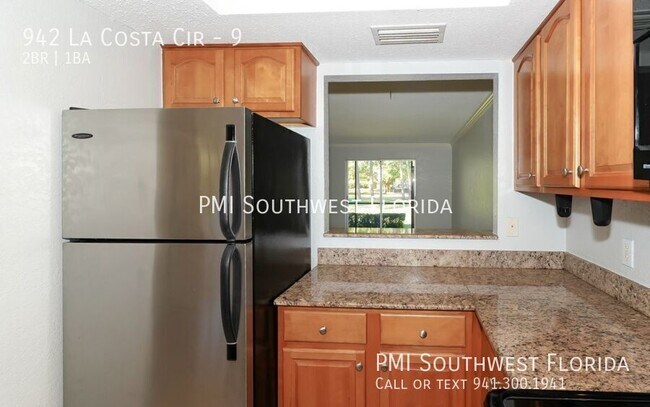 Building Photo - 942 La Costa Cir