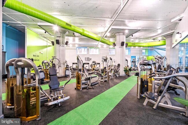 Building Photo - 1100 S Broad St