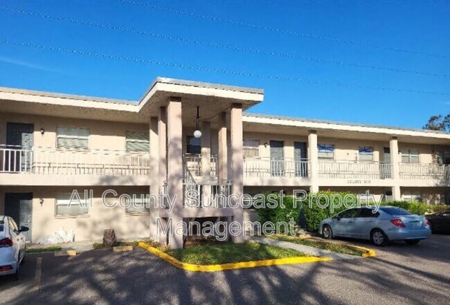 Building Photo - 900 70th St N