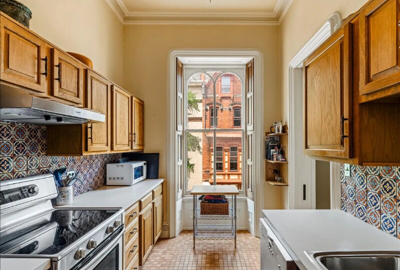 Building Photo - 2202 St James Pl