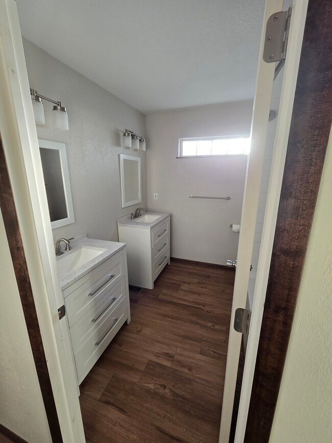 Building Photo - 624 Whirlway Dr