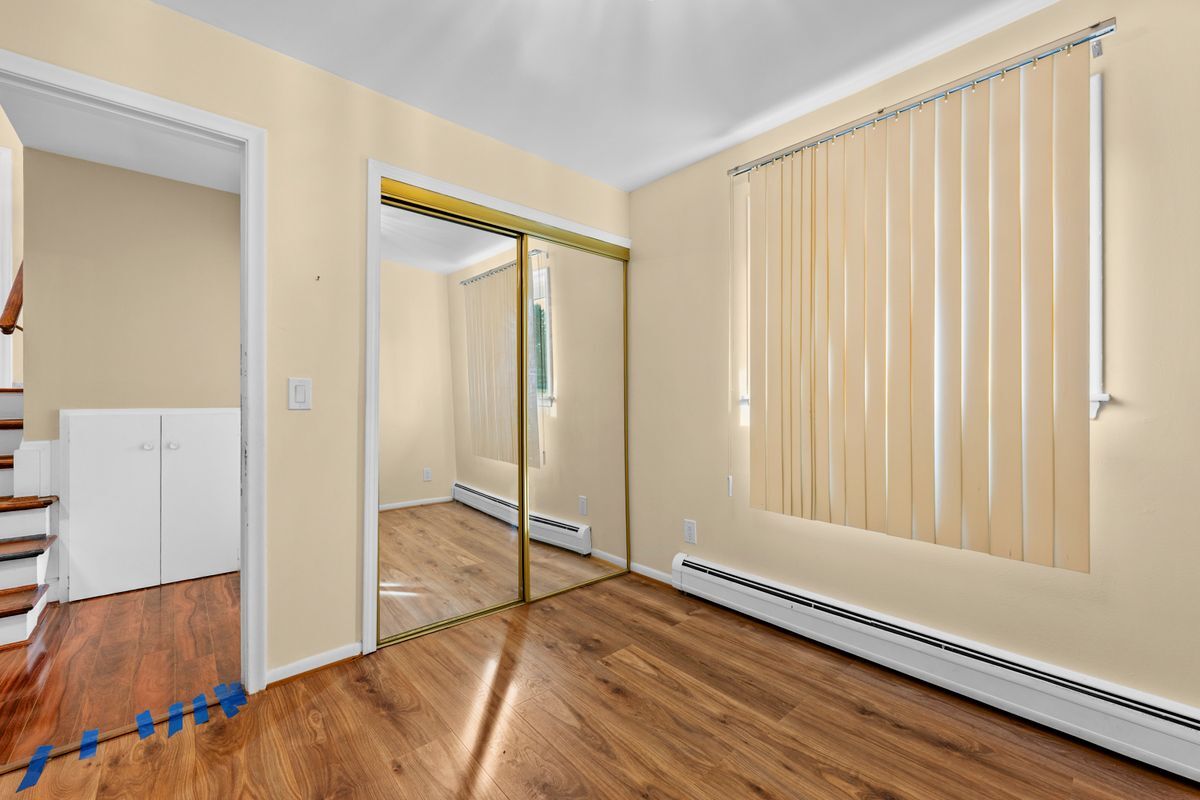 Building Photo - 2616 Douglas Dr