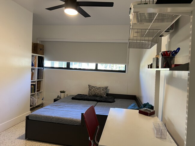 Building Photo - 425 NE 103rd St