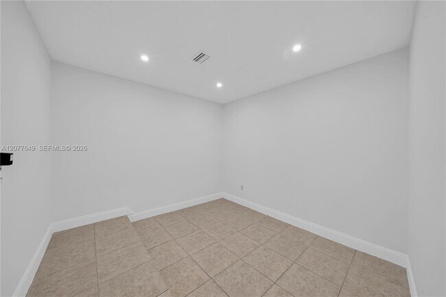 Building Photo - 6352 SW 112th Pl