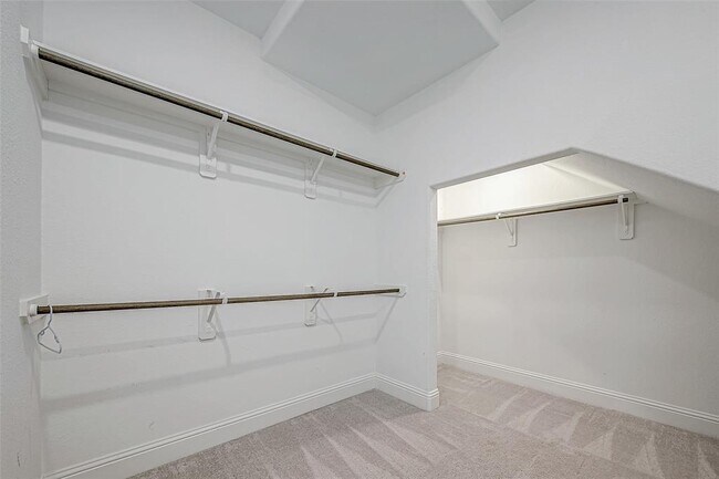 Building Photo - 12902 Sierra National Dr