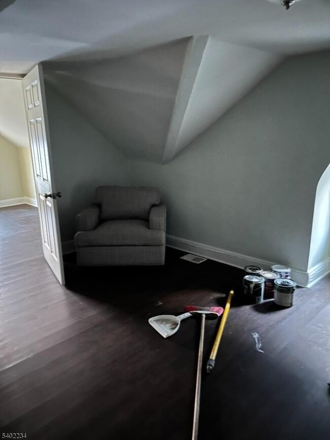 Building Photo - 49 Orchard St