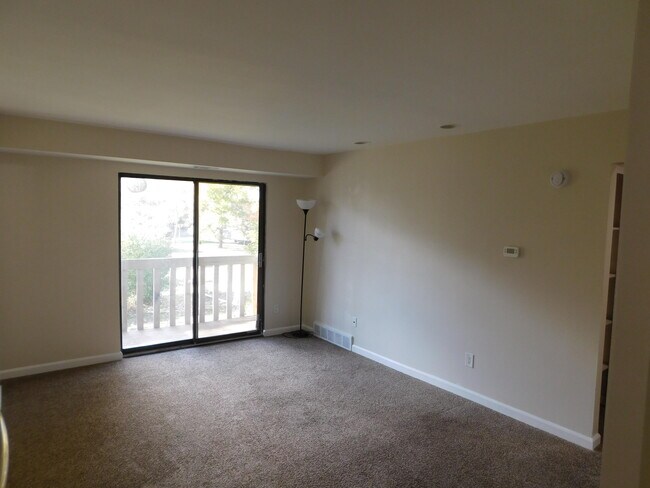 Building Photo - 32005 W 12 Mile Rd