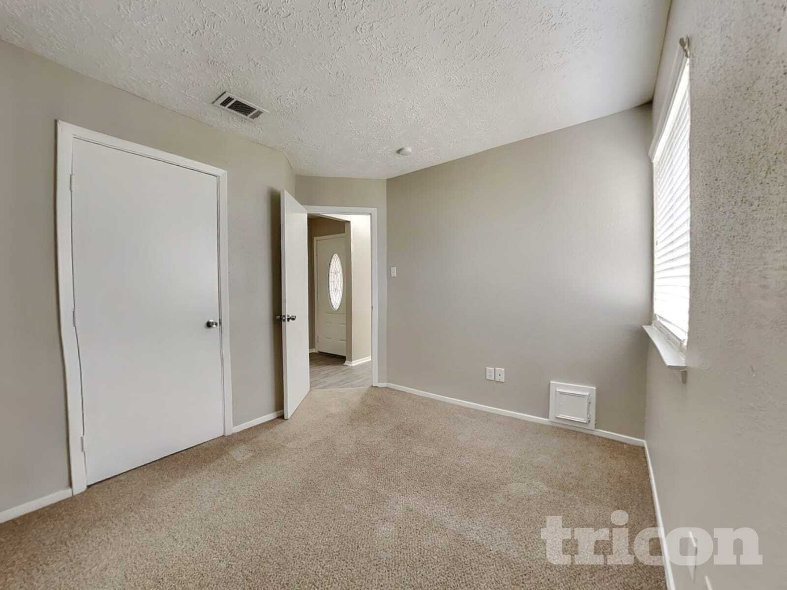 Building Photo - 4601 Greenwood Dr