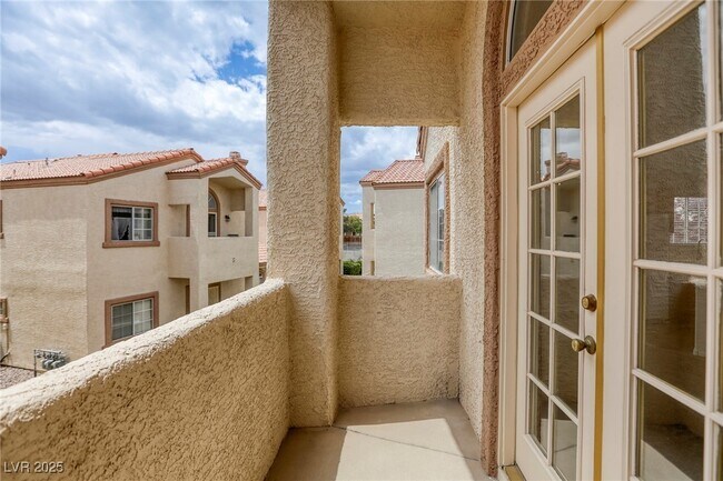 Building Photo - 8301 Boseck Dr