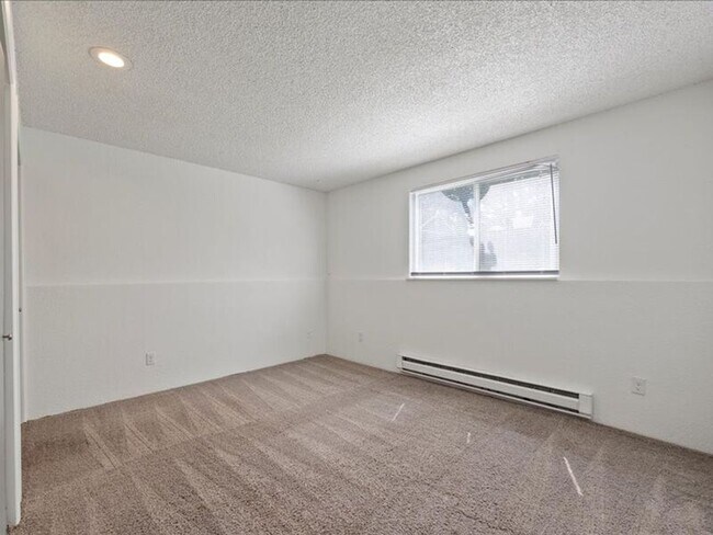 Building Photo - 1207 W 13th Ave