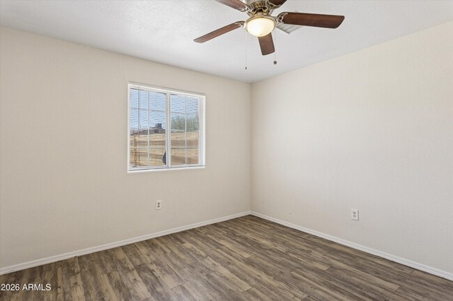 Building Photo - 735 E South Mountain Ave